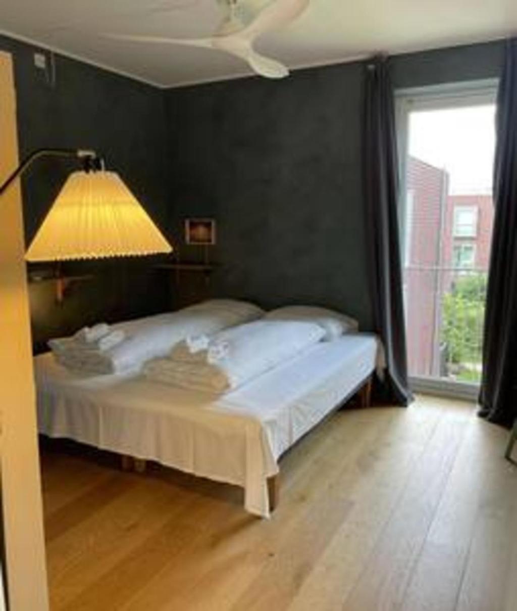 Three Floors - With Four Br In The Appartement *